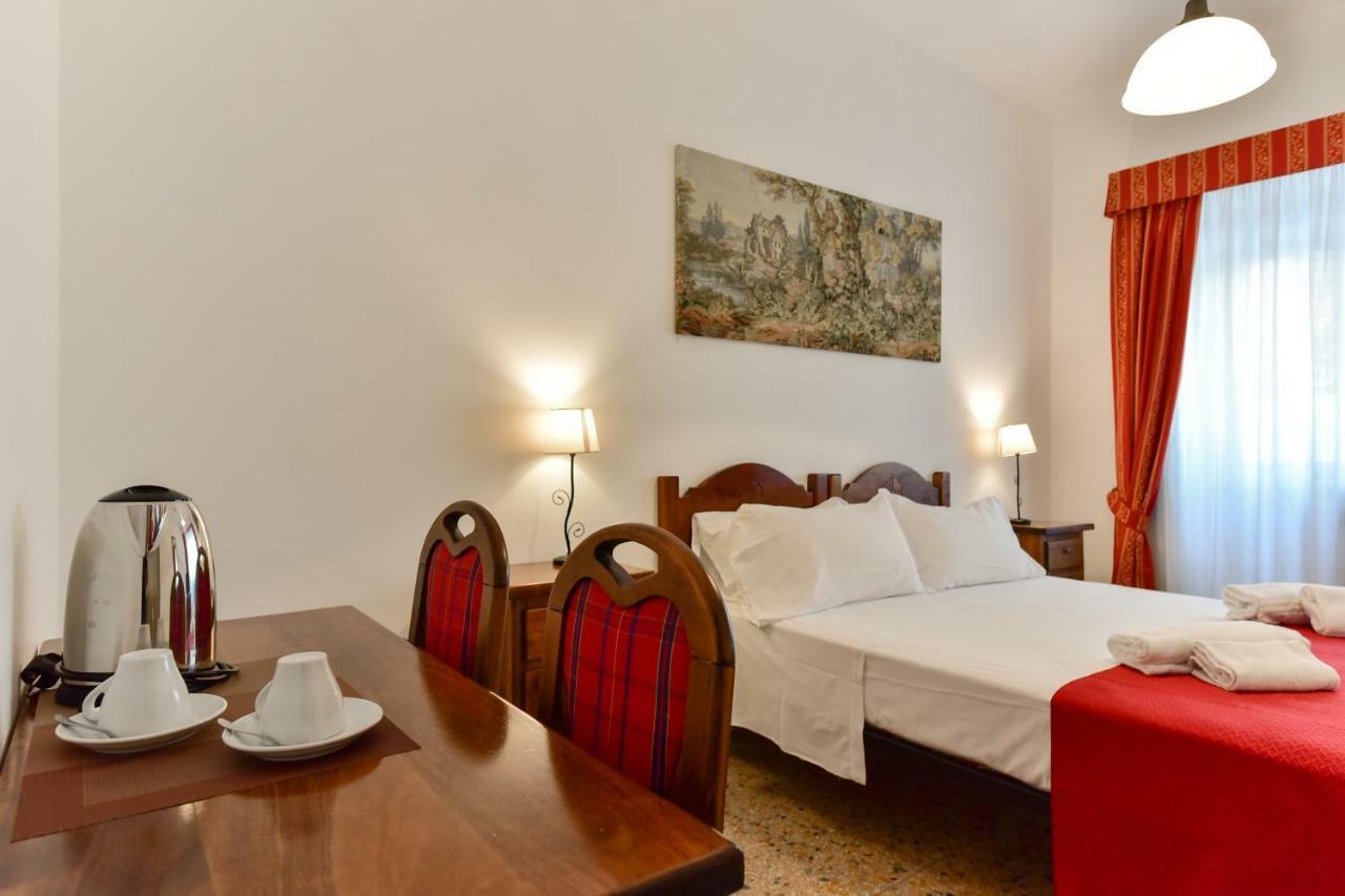 Hotel Domus Bella Roma Esterno foto