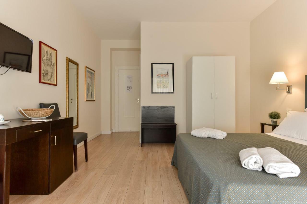 Hotel Domus Bella Roma Esterno foto